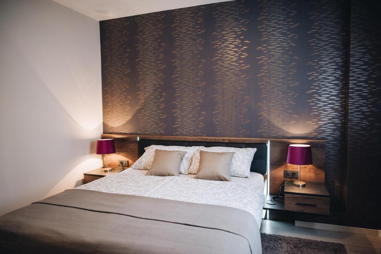 Stay In The Very Heart Of Porec - 50M To The Beach Zewnętrze zdjęcie