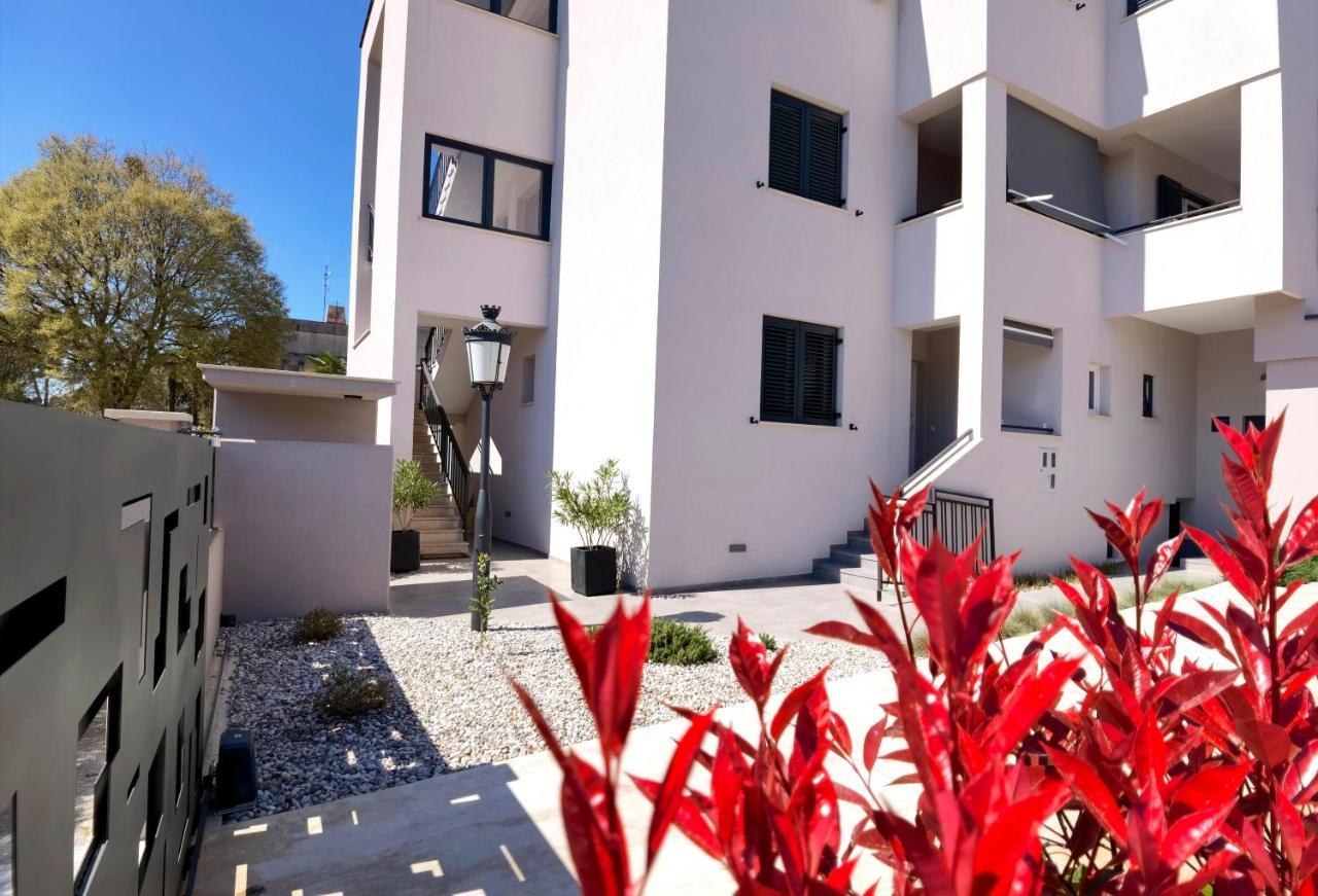 Stay In The Very Heart Of Porec - 50M To The Beach Zewnętrze zdjęcie