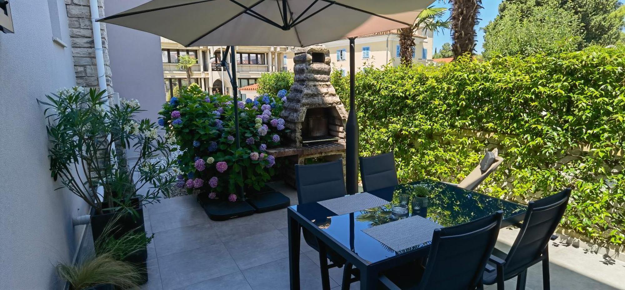 Stay In The Very Heart Of Porec - 50M To The Beach Zewnętrze zdjęcie